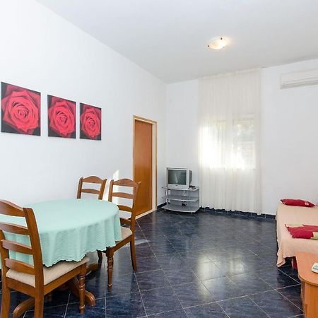 Apartments Ivanka Вис Екстериор снимка