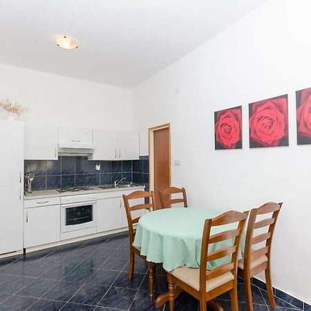 Apartments Ivanka Вис Екстериор снимка