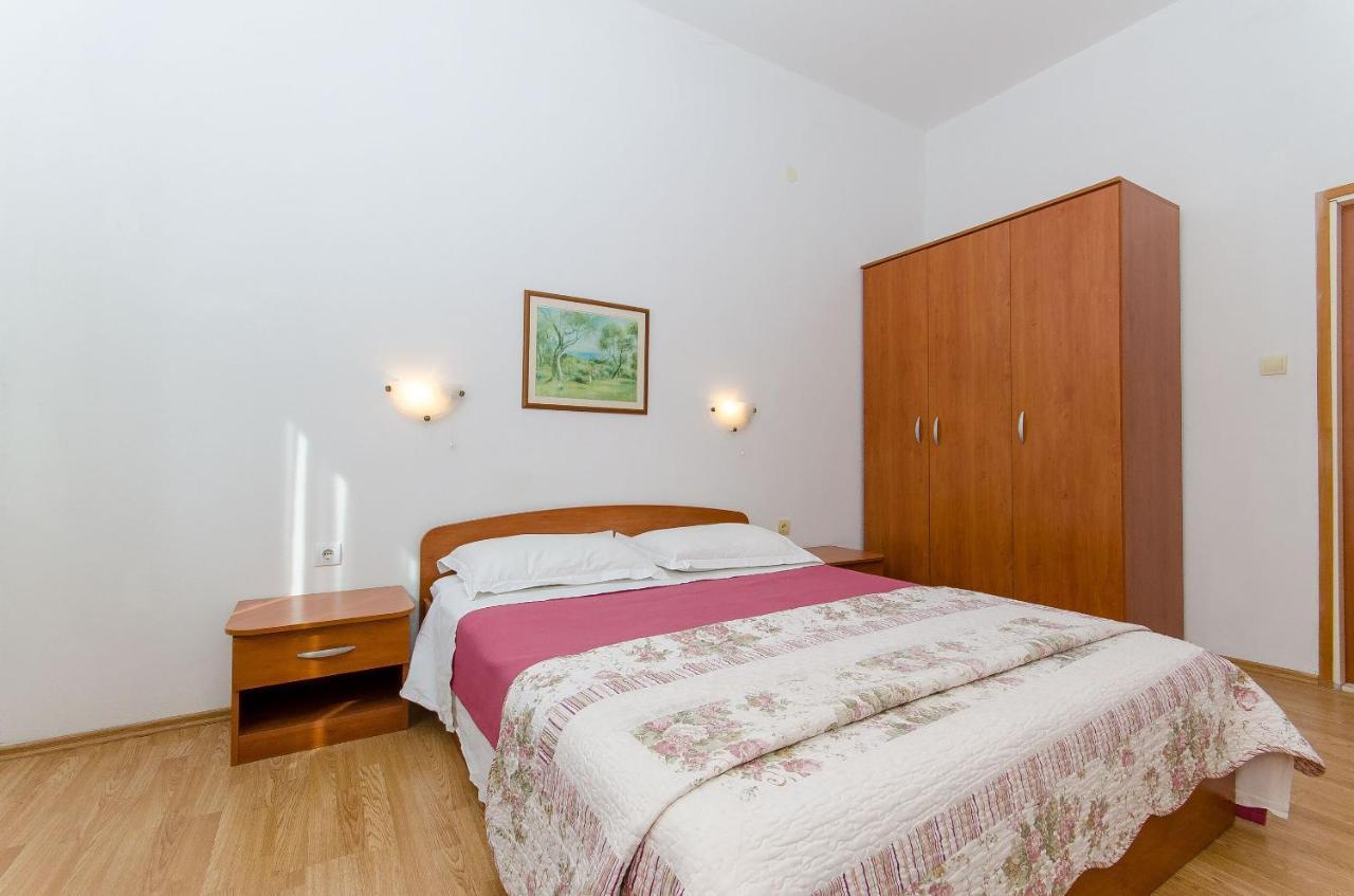 Apartments Ivanka Вис Екстериор снимка