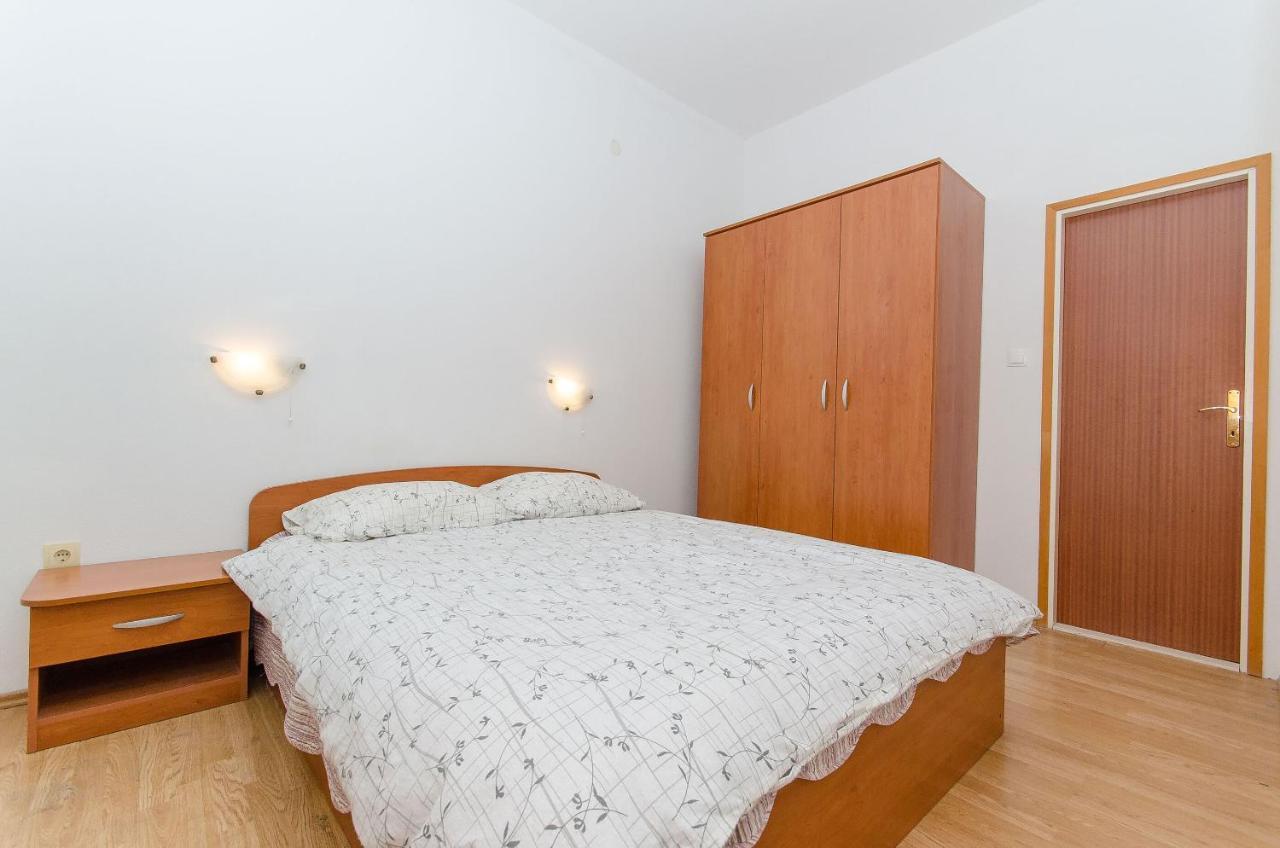 Apartments Ivanka Вис Екстериор снимка