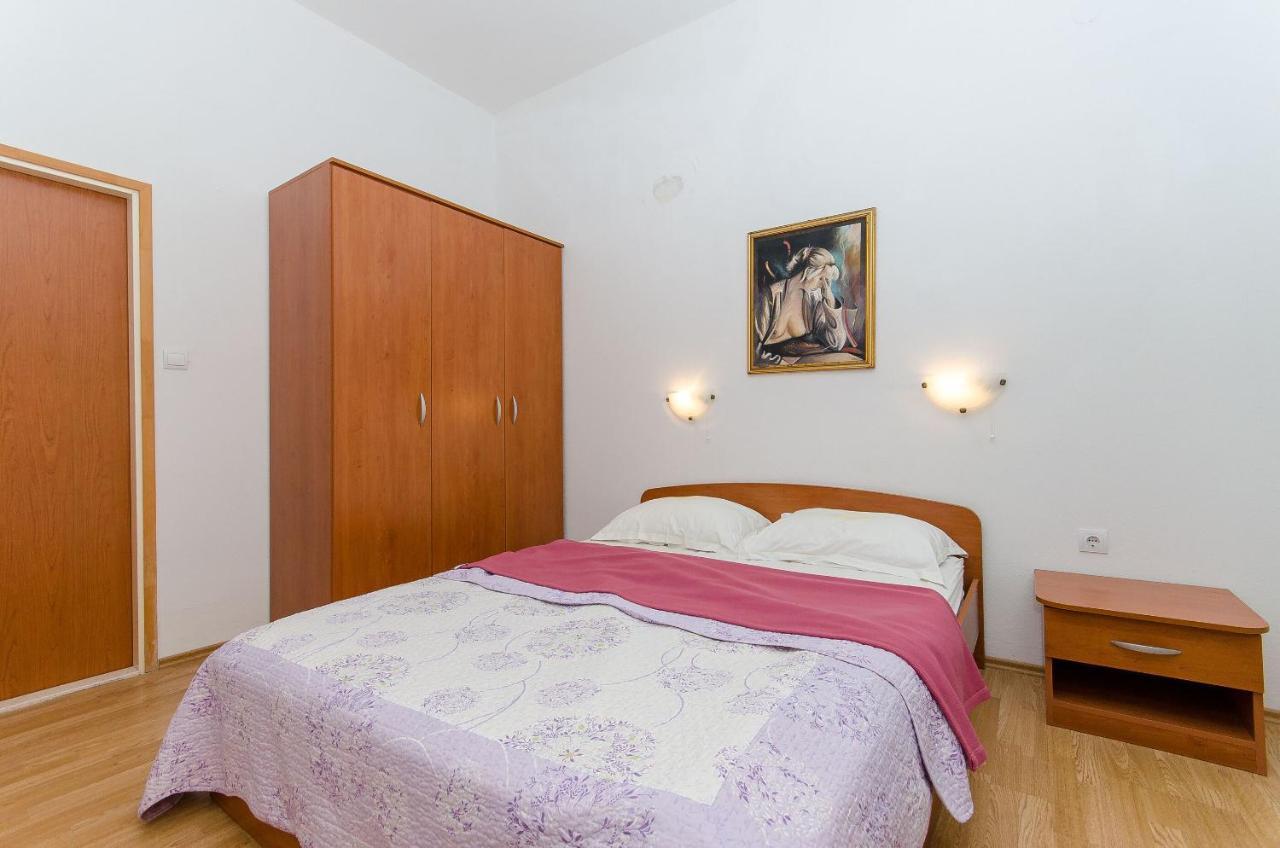 Apartments Ivanka Вис Екстериор снимка
