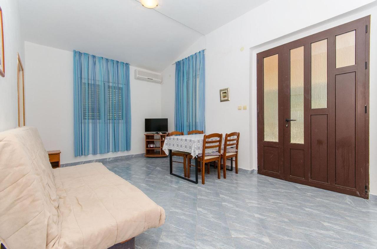 Apartments Ivanka Вис Екстериор снимка