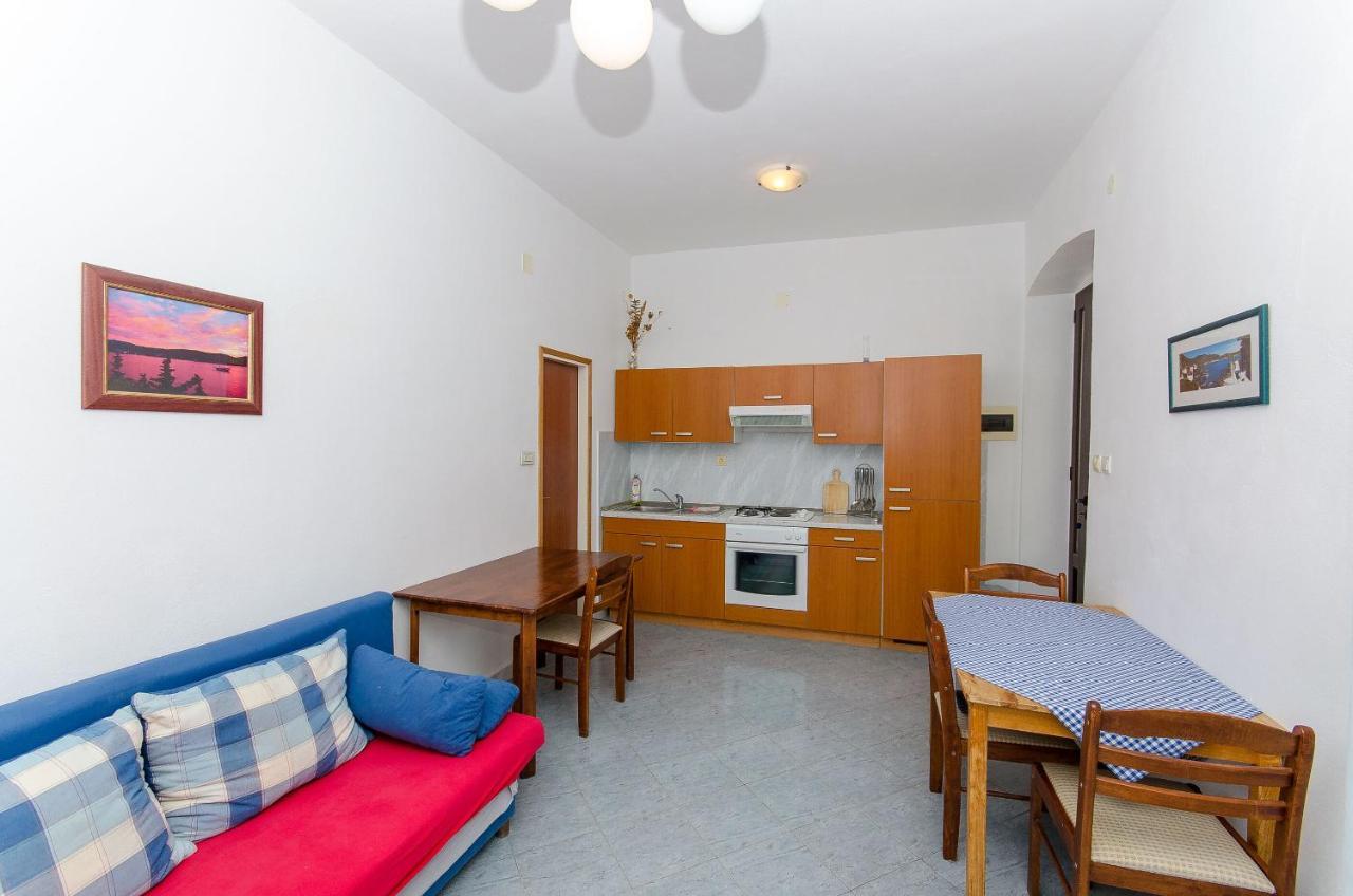 Apartments Ivanka Вис Екстериор снимка