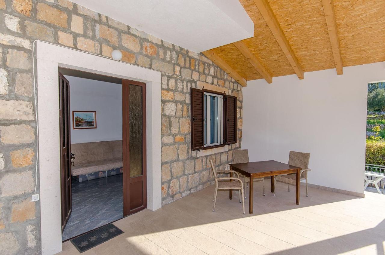 Apartments Ivanka Вис Екстериор снимка