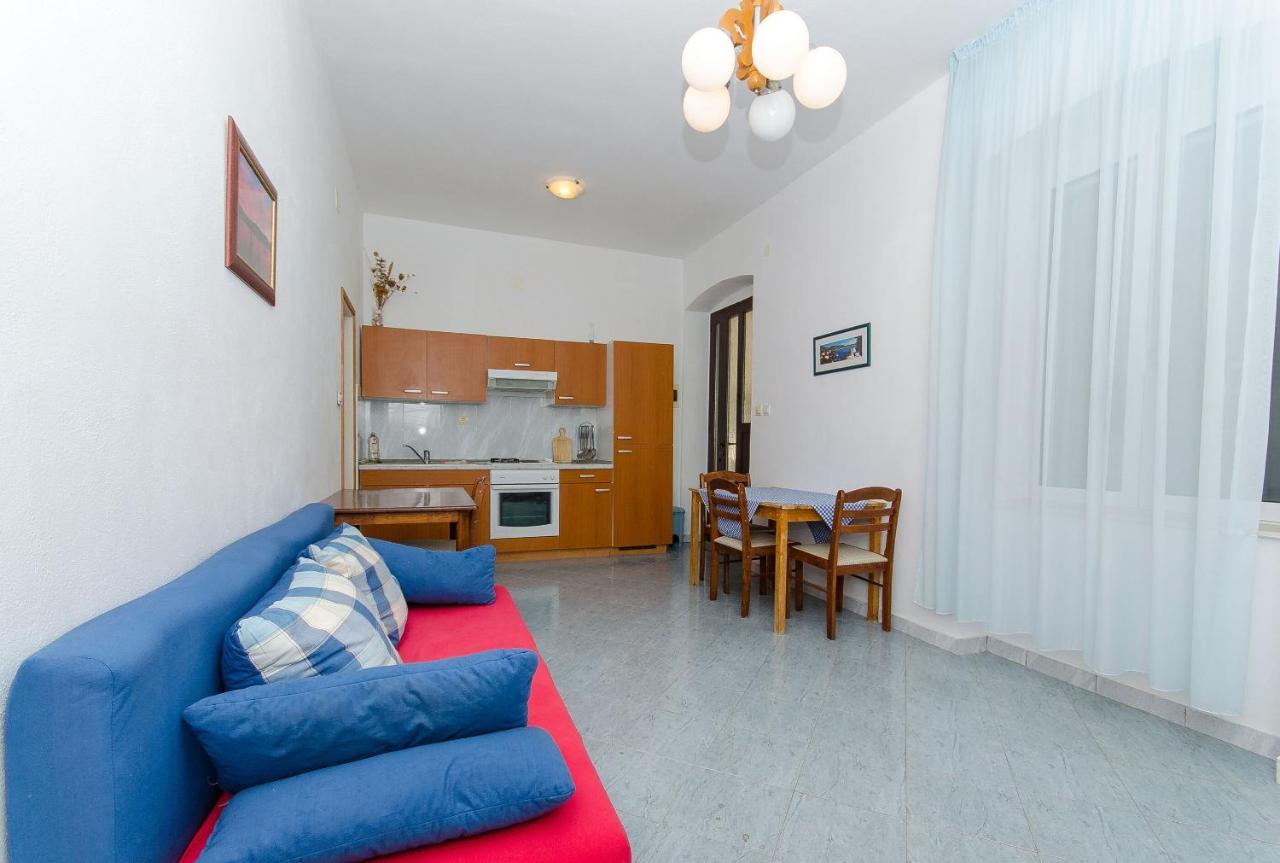Apartments Ivanka Вис Екстериор снимка