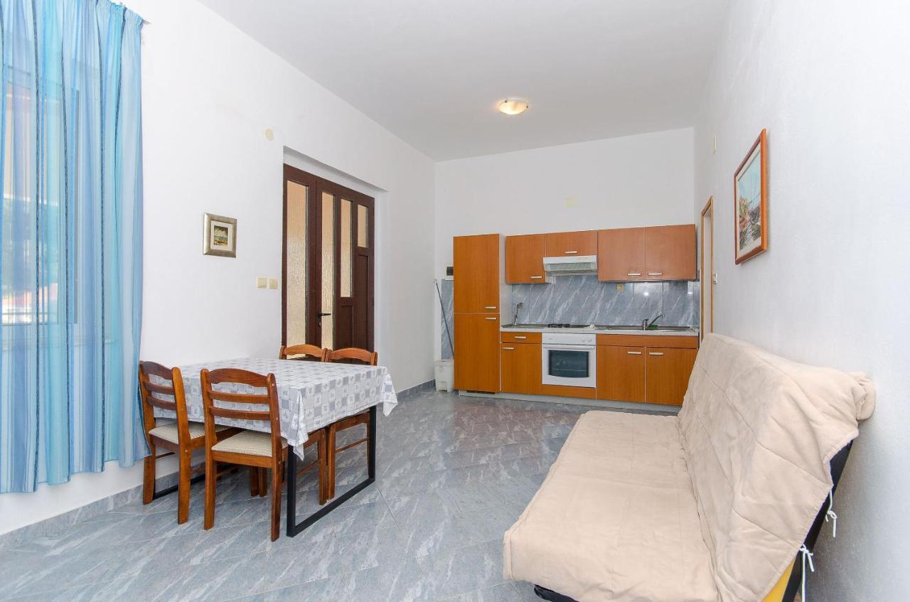 Apartments Ivanka Вис Екстериор снимка