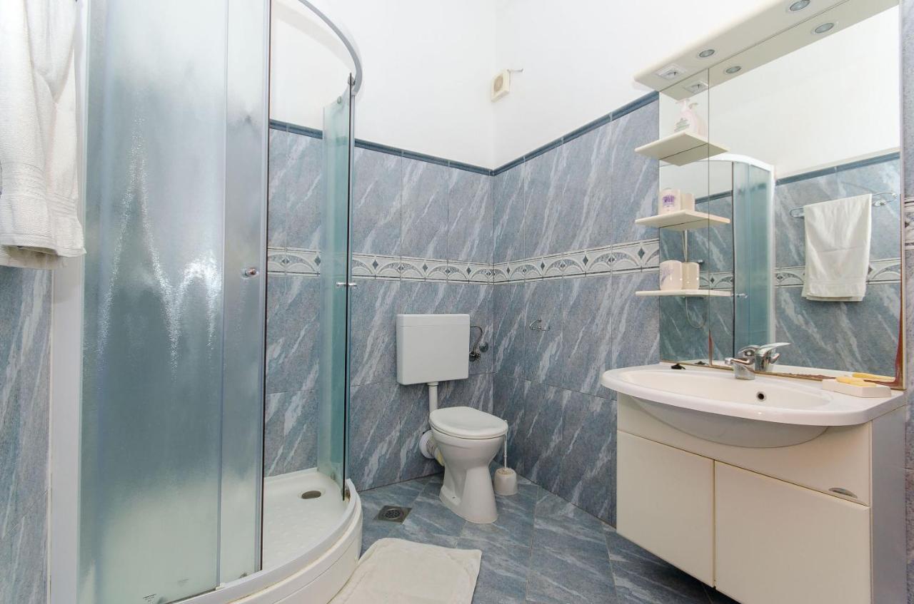 Apartments Ivanka Вис Екстериор снимка