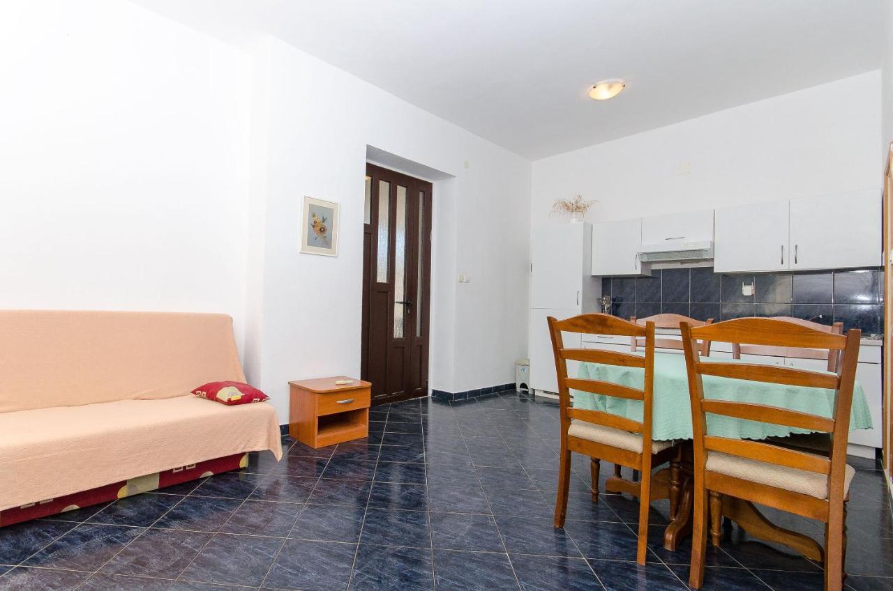 Apartments Ivanka Вис Екстериор снимка