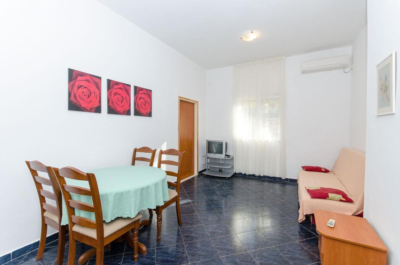Apartments Ivanka Вис Екстериор снимка